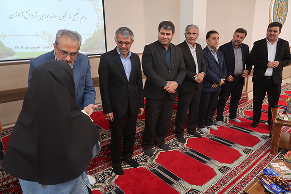 اهدای 6 هزار بسته تحصیلی به دانش‌آموزان نیازمند اردبیلی
