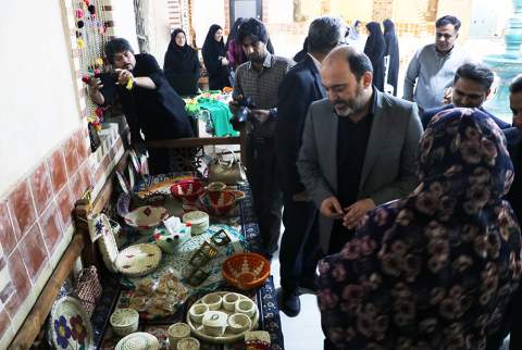 نشست صمیمی استاندار هرمزگان با نخبگان علمی، فرهنگی و کار آفرینان کمیته امداد