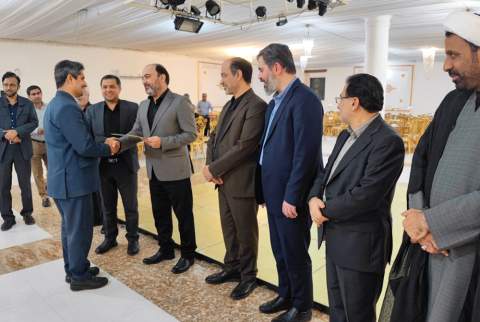 نشست صمیمی استاندار هرمزگان با نخبگان علمی، فرهنگی و کار آفرینان کمیته امداد