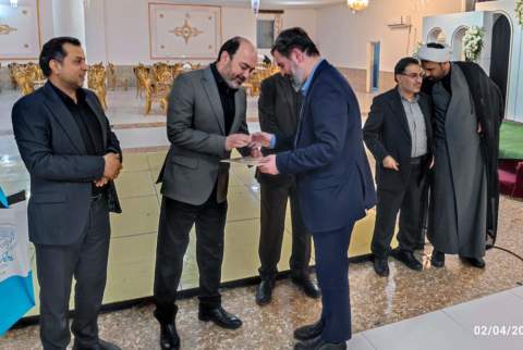 نشست صمیمی استاندار هرمزگان با نخبگان علمی، فرهنگی و کار آفرینان کمیته امداد
