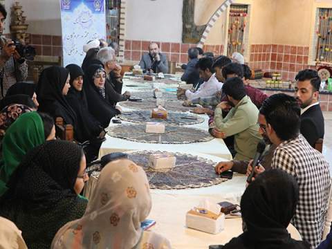 نشست صمیمی استاندار هرمزگان با نخبگان علمی، فرهنگی و کار آفرینان کمیته امداد