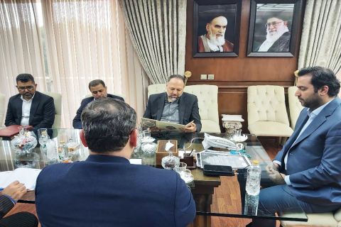 امضای تفاهم‌نامه همکاری میان کمیته امداد و سازمان منطقه آزاد کیش - 1403/02/12