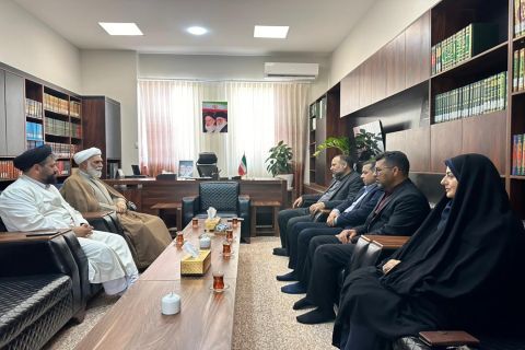 امضای تفاهم‌نامه همکاری میان کمیته امداد و سازمان منطقه آزاد کیش - 1403/02/12