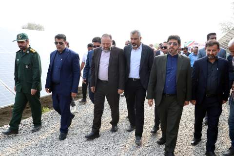 افتتاح نخستین نیروگاه خورشیدی حمایتی-تجمیعی مددجویان در استان هرمزگان - 1403/05/03