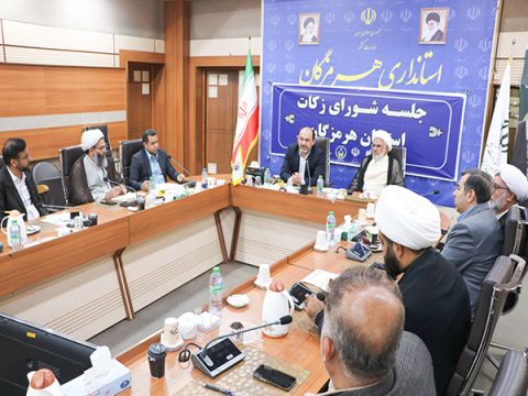استاندار هرمزگان: فرهنگ سازی پرداخت زکات از مدارس آغاز شود