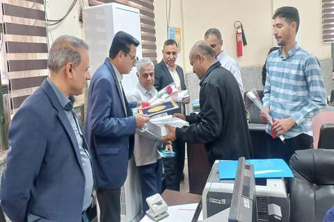 تجلیل از مدیران و روسای بانک های عامل استان به مناسبت ولادت حضرت علی (ع) - 1403/10/24