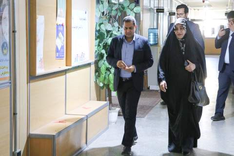 نشست مدیران کمیته امداد هرمزگان با حضور فاطمه جراره، نماینده مردم استان در مجلس شورای اسلامی-1403/10
