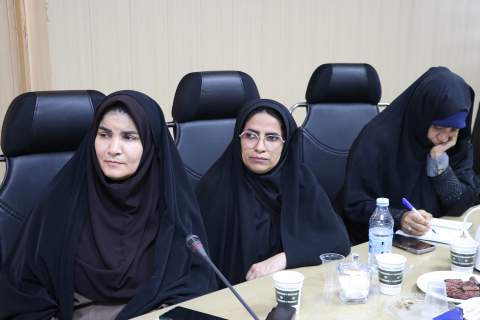 نشست مدیران کمیته امداد هرمزگان با حضور فاطمه جراره، نماینده مردم استان در مجلس شورای اسلامی-1403/10