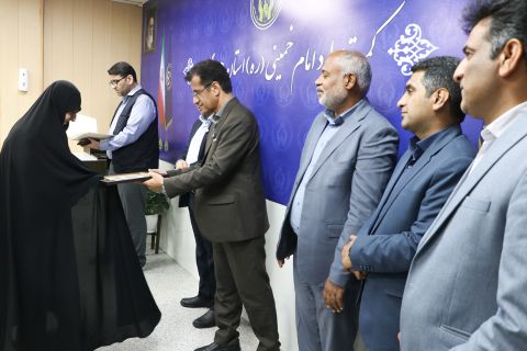 آیین تجلیل از فرهنگیان حامی ایتام و محسنین و فعالان پویش مهرآموز استان - 1404/02/16